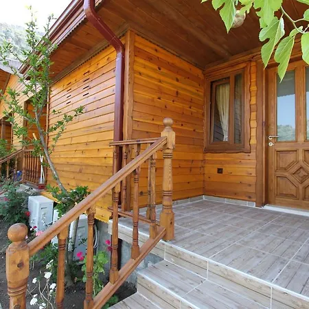 منزل للإقامة Elly's ميسوديه