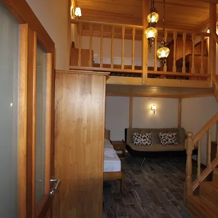 Elly's ميسوديه