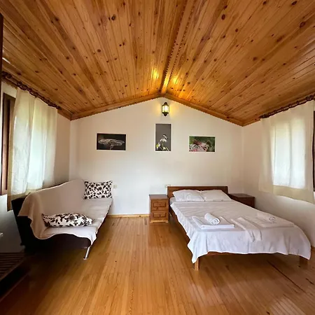 منزل للإقامة Elly's ميسوديه