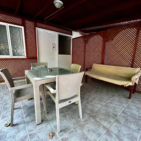 Elly's Habitación en casa particular