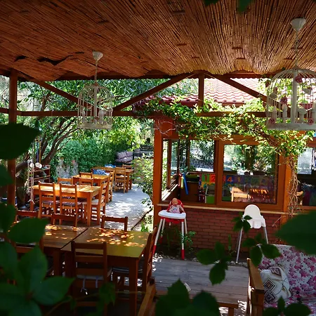 Δωμάτια σε οικογενειακή κατοικία Elly's *